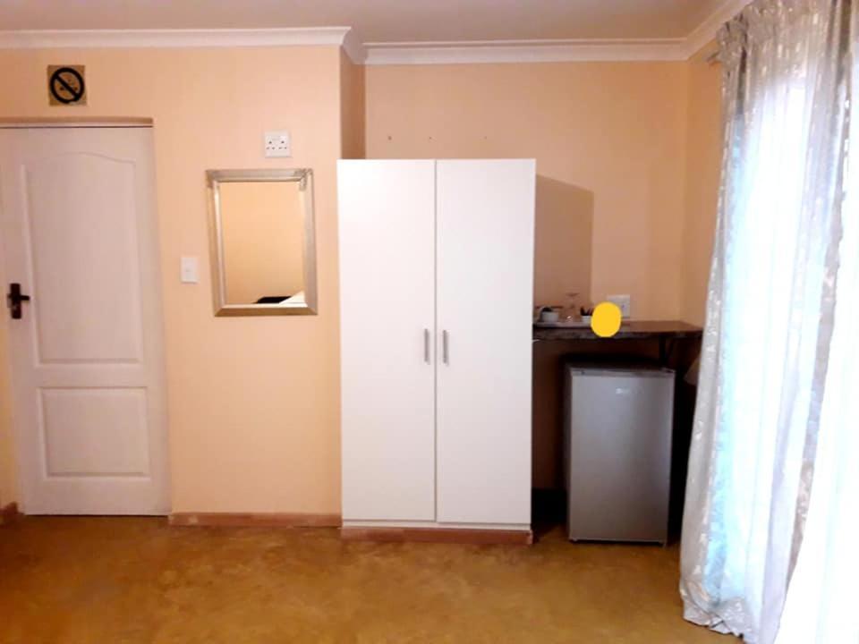 Hluhluwe Gate Safari Camp Hotel Екстериор снимка